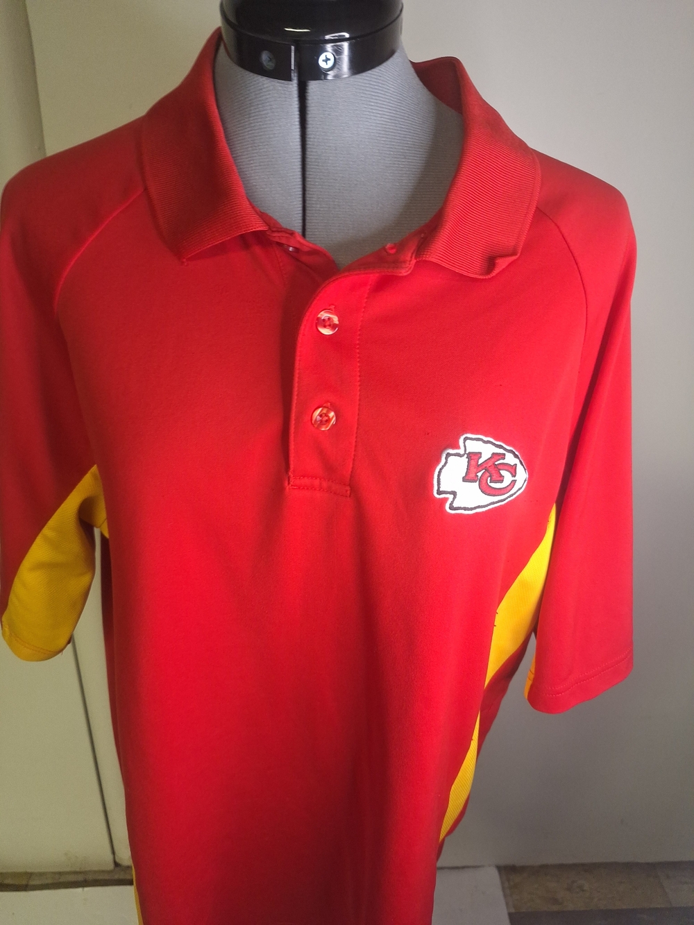 NFL Red Polo with Yellow Side Panels and Team K C.Chiefs Patch Size X L